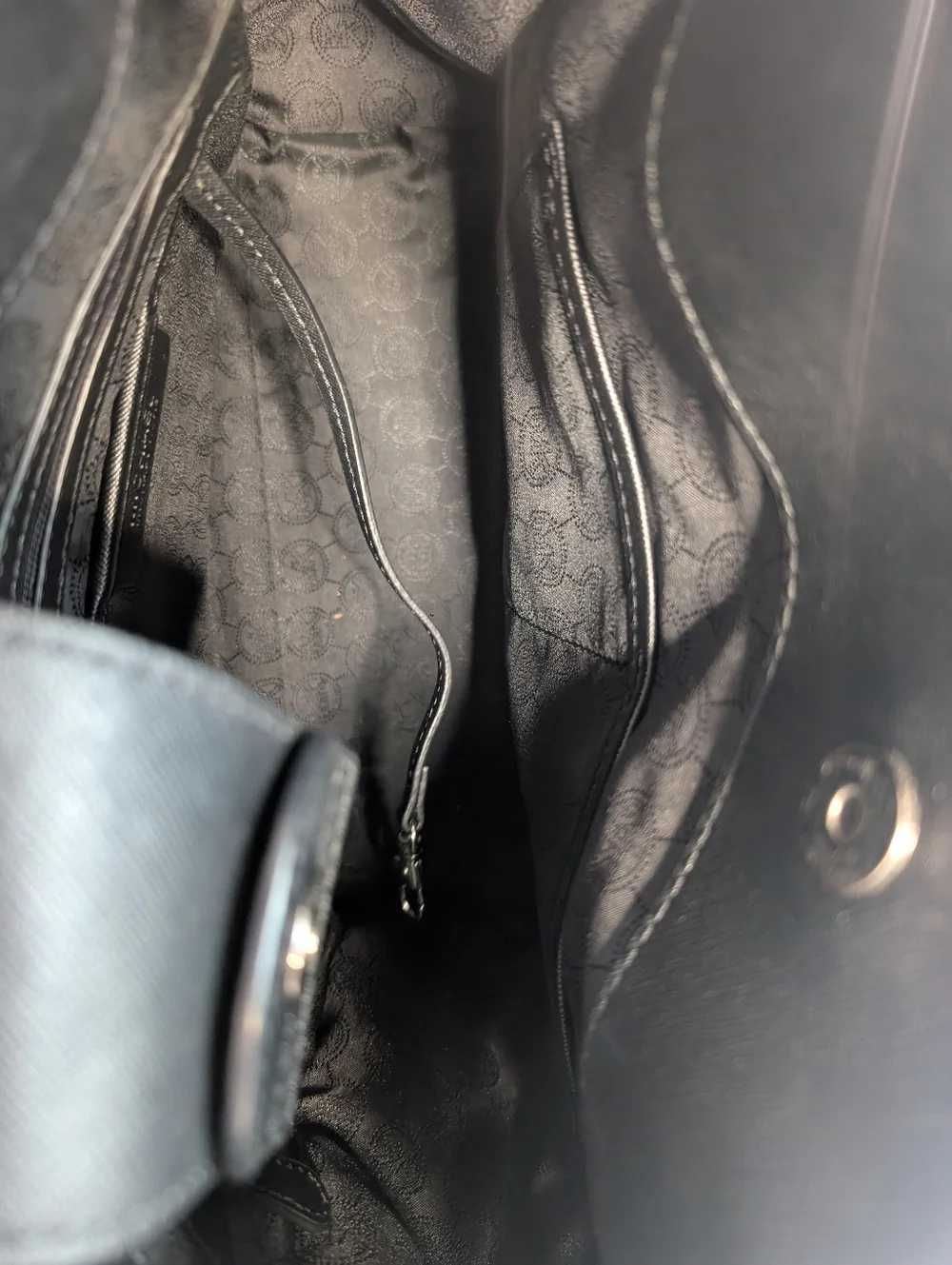 Michael Kors Hamilton Large Black Saffiano Leather Tote - Picture 11 of 12